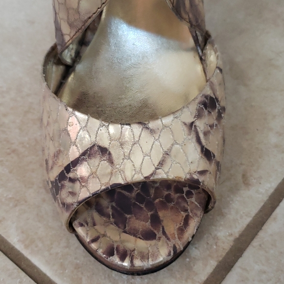 Shoes - Picture 2 of 4